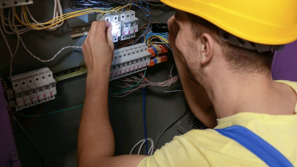 6 Must-Have Points in Your Electrical Panel Replacement Checklist